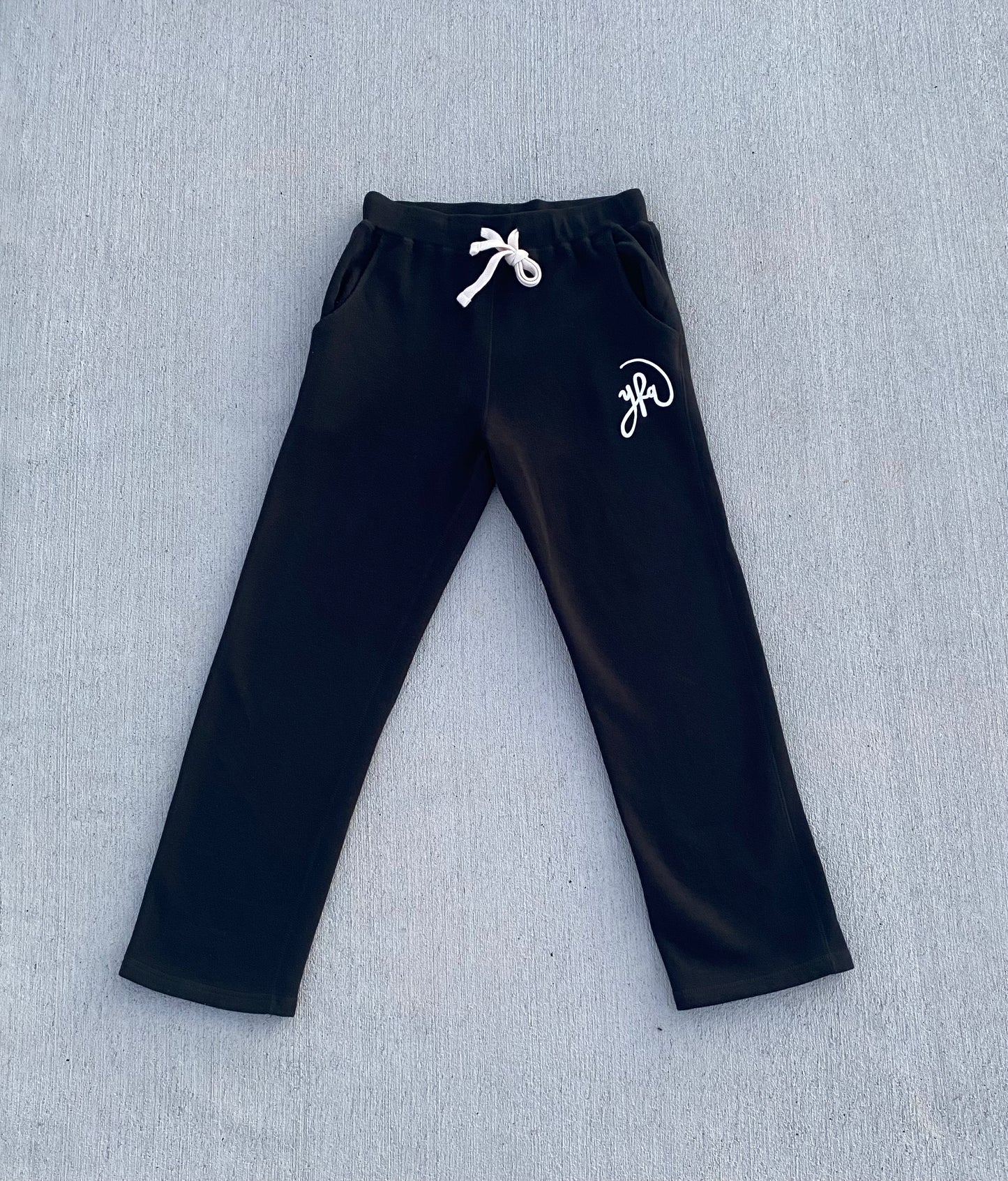 YFA SIGNTATURE SWEATPANTS